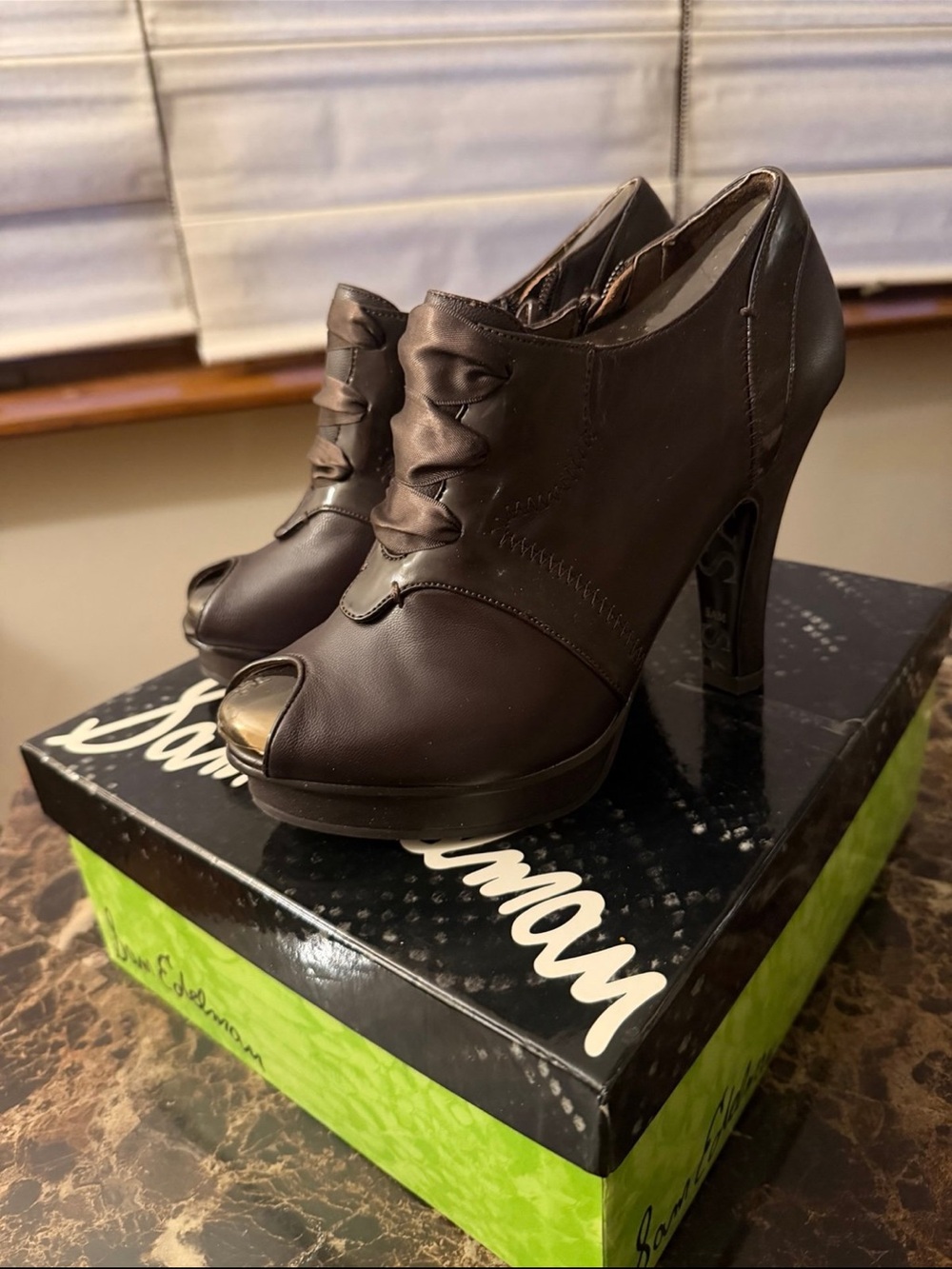 Brand new Sam Edelman brown heel shoes size 7 M